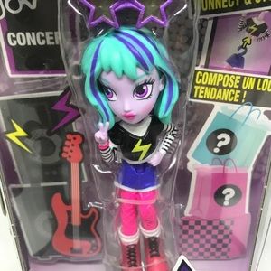 Off The Hook Style Doll, Naia concert with Mix and Match Fashions 4inch doll NEW